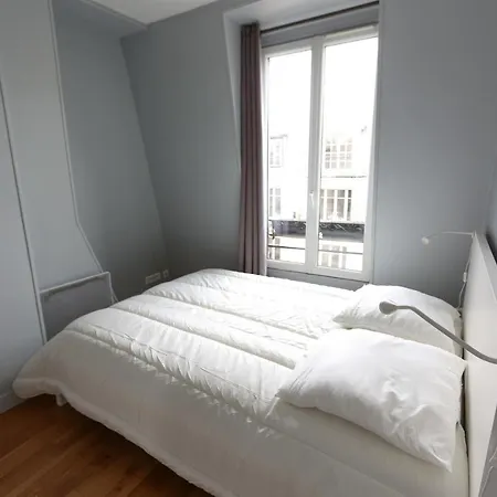 Nice Apartment Near The Canal St Martin Paris
